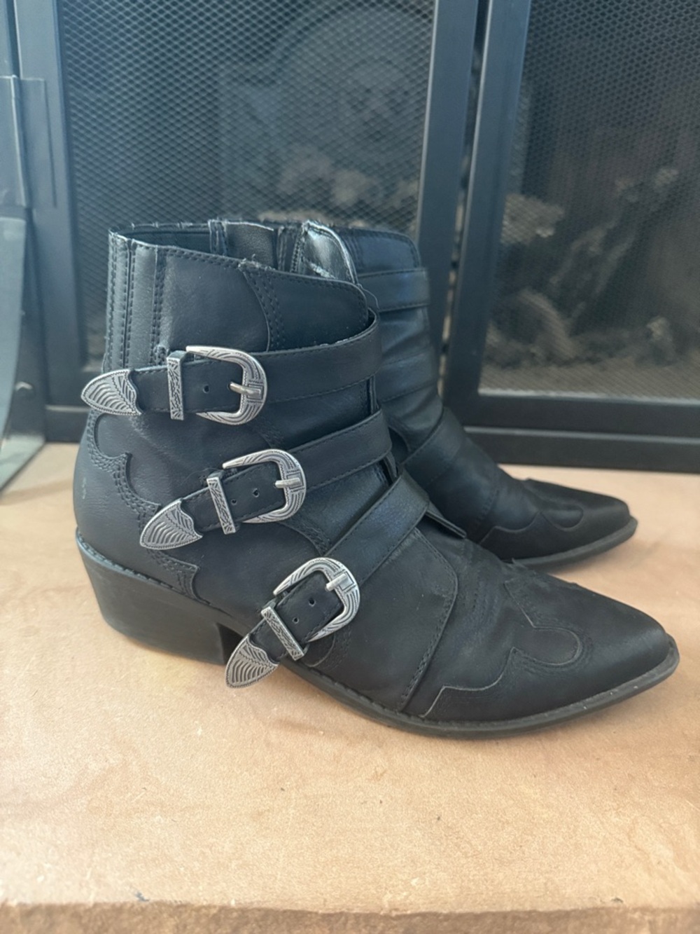 Indigo Rd. Faux Leather Goth Western Black 3 Buckle Ankle Boots 6.5M Yasmina